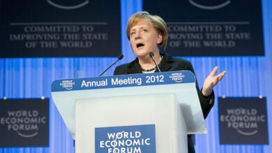 Merkel reclama a los países europeos que cedan más competencias a la UE 