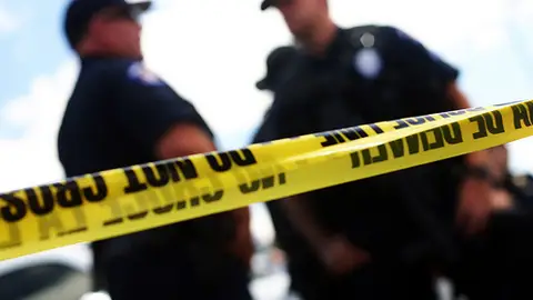 Un tiroteo en un club LGBTQ en EEUU deja al menos cinco muertos y 18 heridos Un tiroteo en un club LGBTQ en EEUU deja al menos cinco muertos y 18 heridos