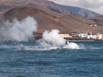 Erupción del volcán submarino de El Hierro