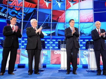 Santorum, Gingrich, Romney y Paul en un debate
