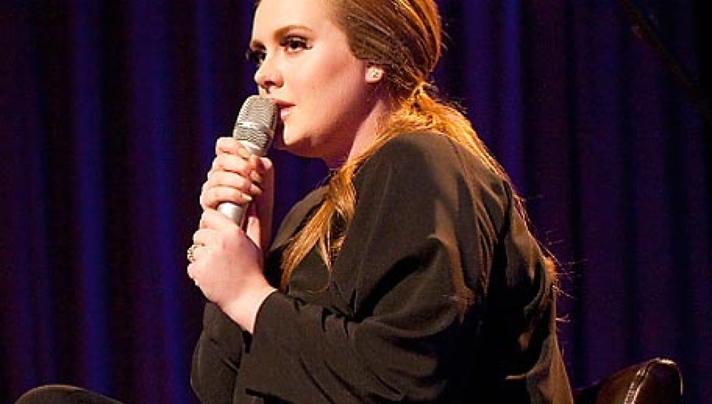 Adele regresa a los escenarios