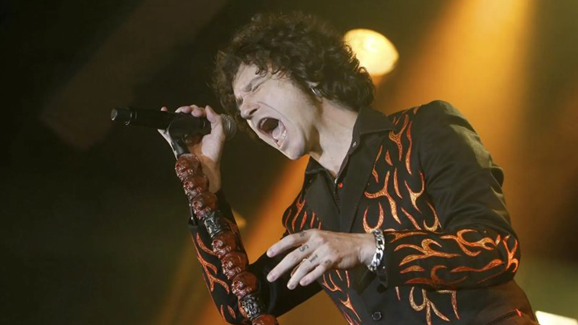 El cantante Enrique Bunbury, durante su actuación El cantante Enrique Bunbury, durante su actuación