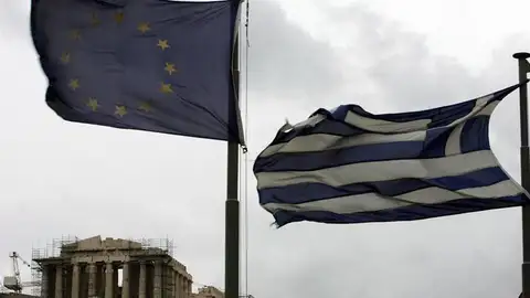 Banderas de Grecia y la UE Banderas de Grecia y la UE
