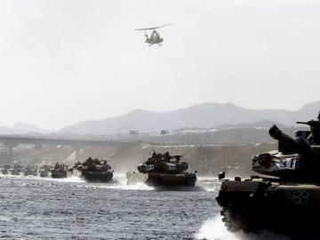 Los tanques del ejército surcoreano (08-02-2012)