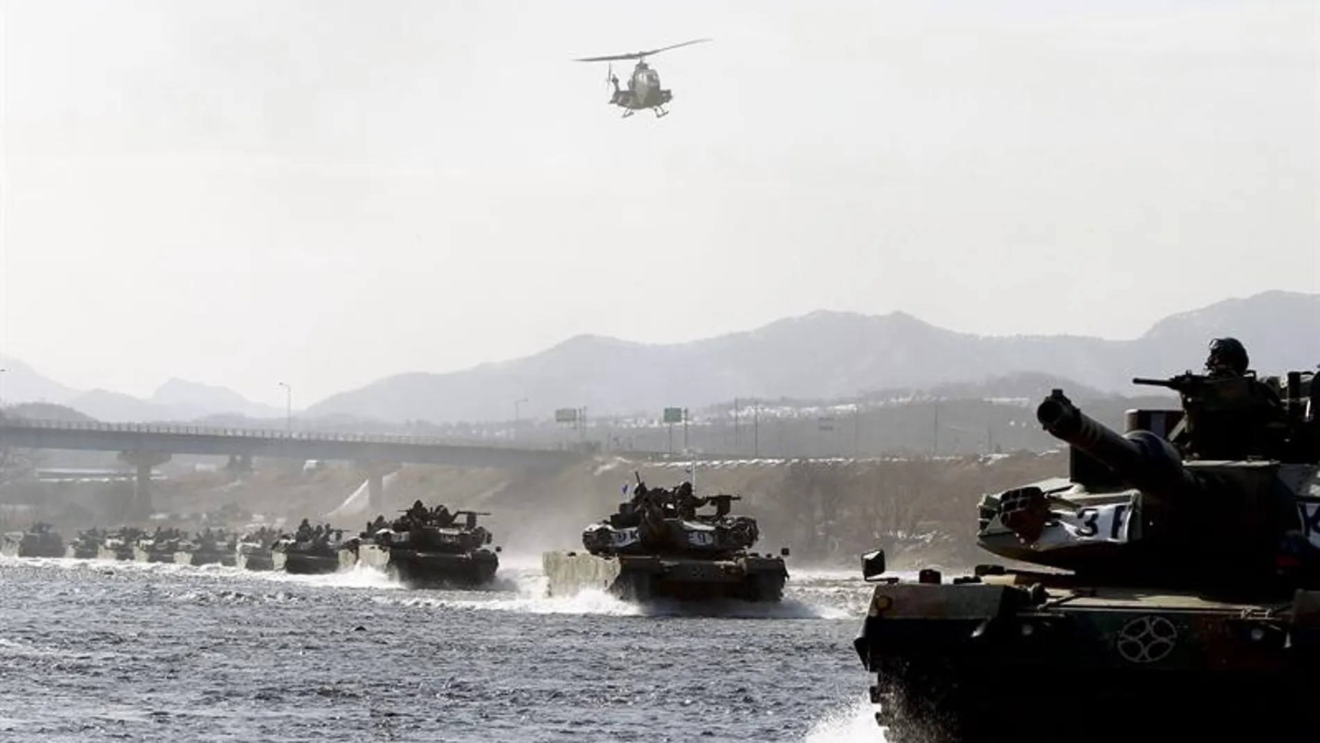 Los tanques del ejército surcoreano (08-02-2012) Los tanques del ejército surcoreano (08-02-2012)