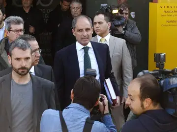 Camps, doctorado 'cum laude' Camps, doctorado 'cum laude'