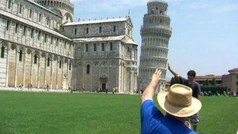 La inclinaci&oacute;n de los monumentos como reclamo tur&iacute;stico
