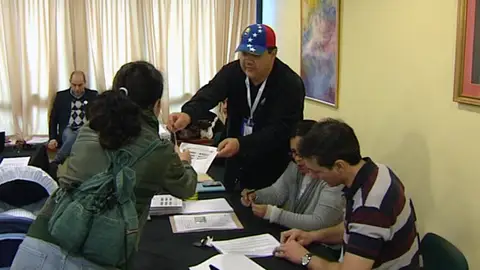 Votaciones de la oposición venezolana en España Votaciones de la oposición venezolana en España