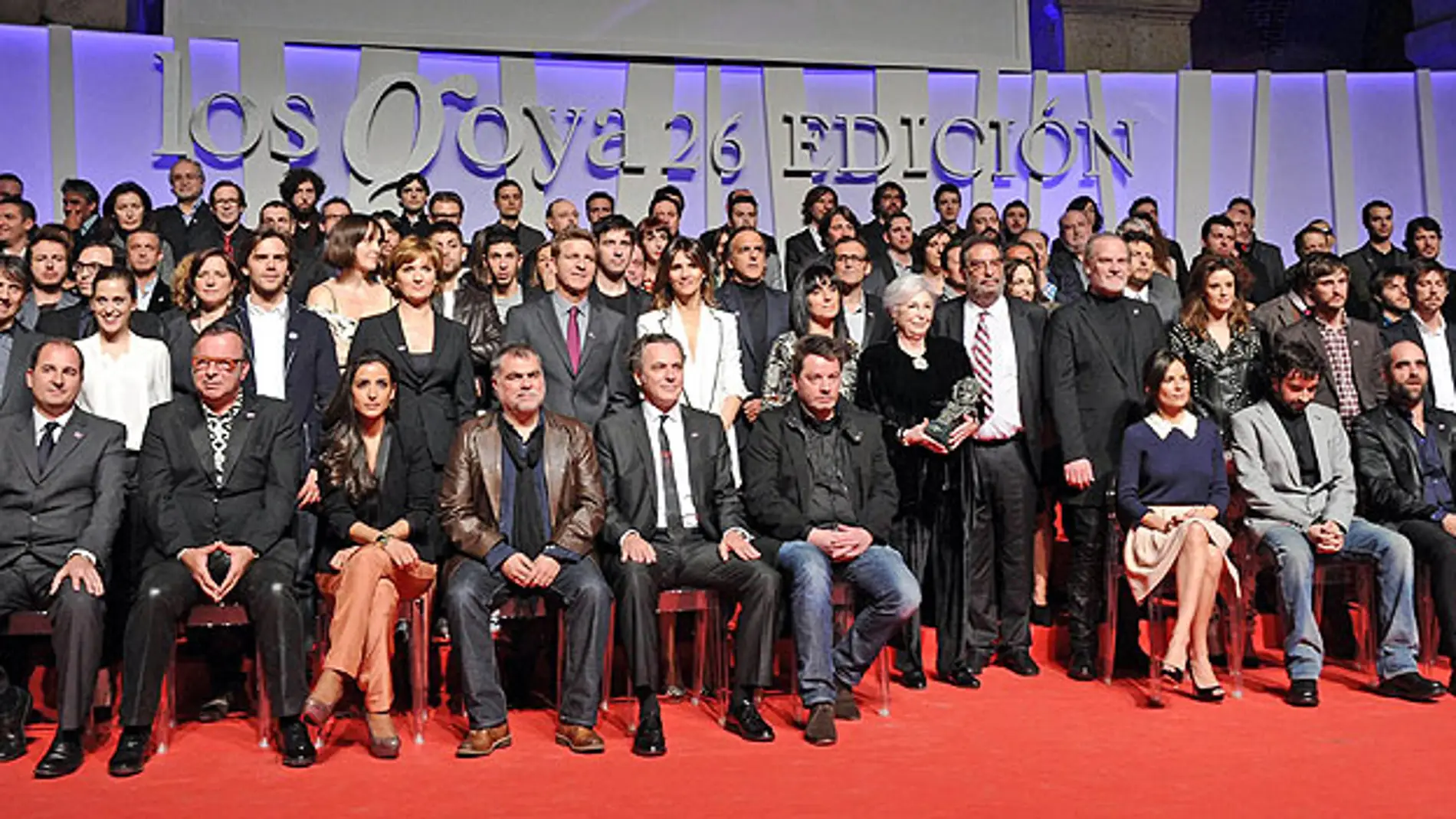 Foto de familia en la fiesta de los nominados