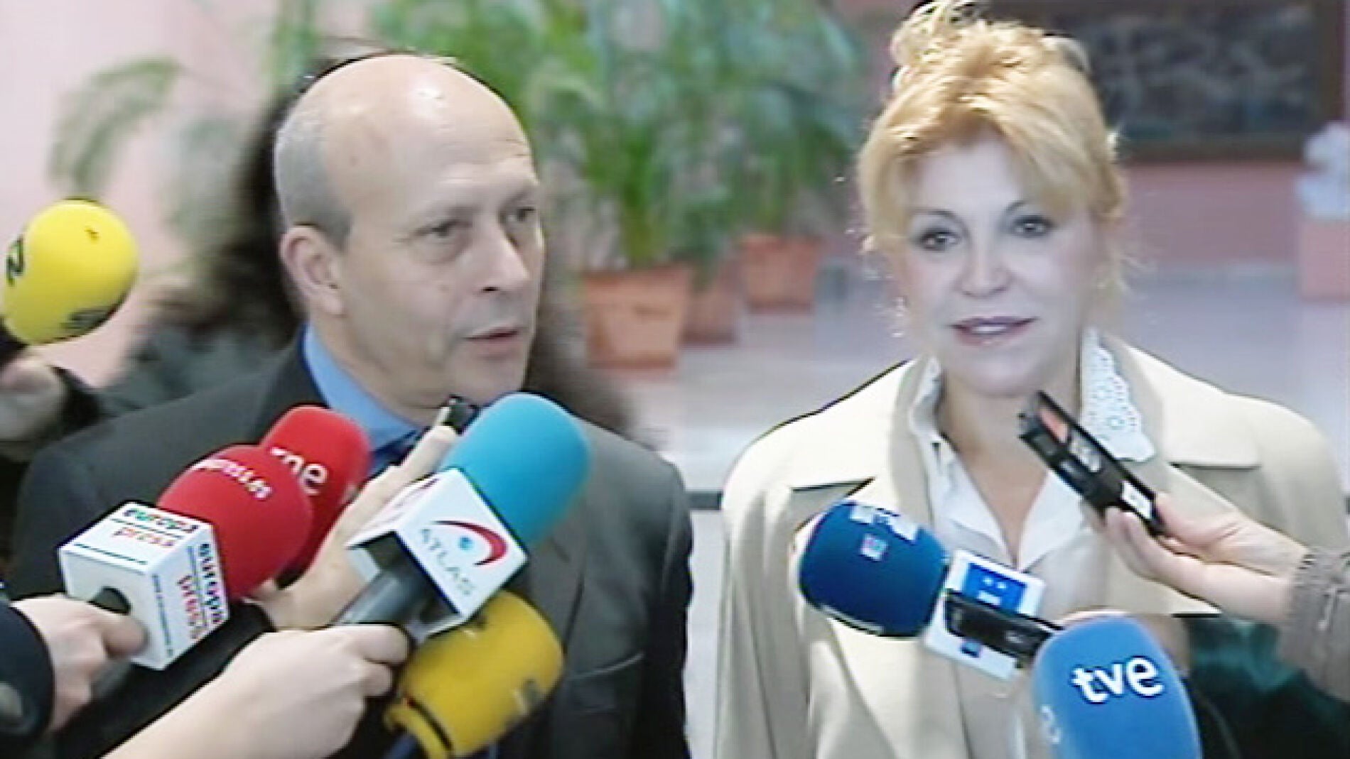 Carmen Cervera: "Todos estamos en crisis, yo tambi&eacute;n"