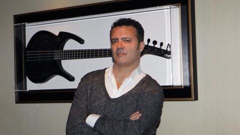 Jos&eacute; Manuel Casany celebra 30 a&ntilde;os como vocalista de 'Seguridad Social'.