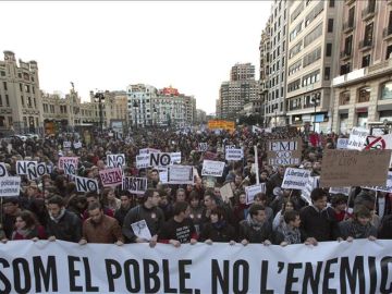 Una gran marcha reivindica una educación pública de calidad en Valencia