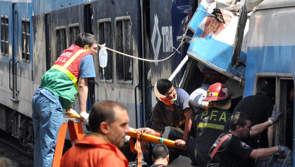 Imagen de las labores de rescate en Buenos Aires