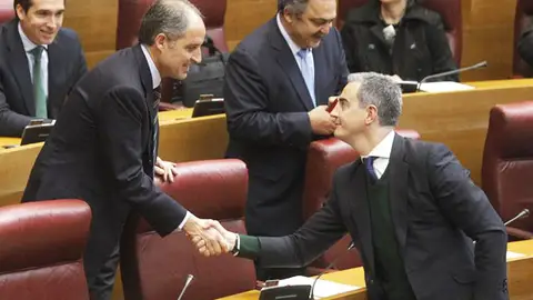 Camps reaparece en Les Corts tras siete meses de ausencia Camps reaparece en Les Corts tras siete meses de ausencia
