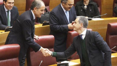 Camps reaparece en Las Cortes Valencianas tras siete meses de ausencia 