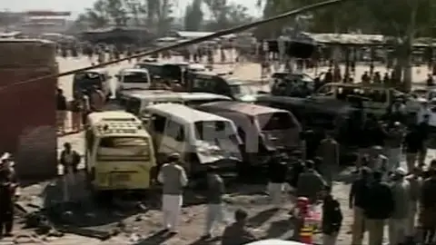 Atentado en una estación de autobuses de Pakistán Atentado en una estación de autobuses de Pakistán