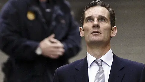 Urdangarín regresa de comer Urdangarín regresa de comer