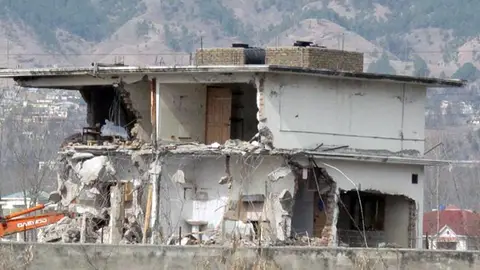 Pakistán derrumba la casa de Bin Laden Pakistán derrumba la casa de Bin Laden