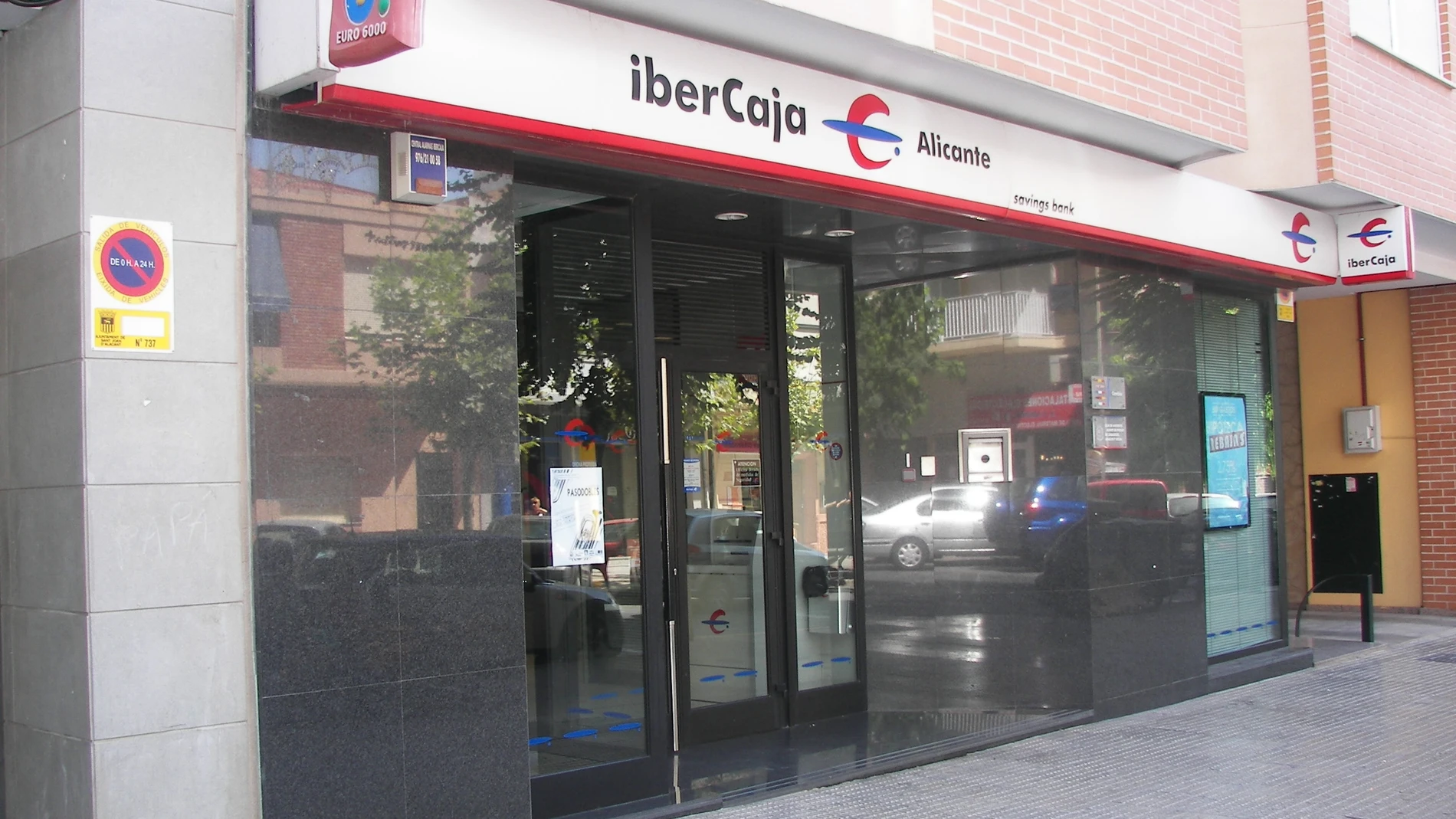 Una sucursal de IberCaja Una sucursal de IberCaja