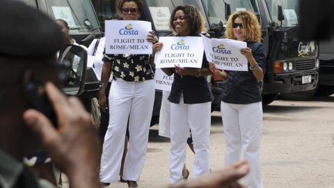 Azafatas del Costa Allegra en Seychelles