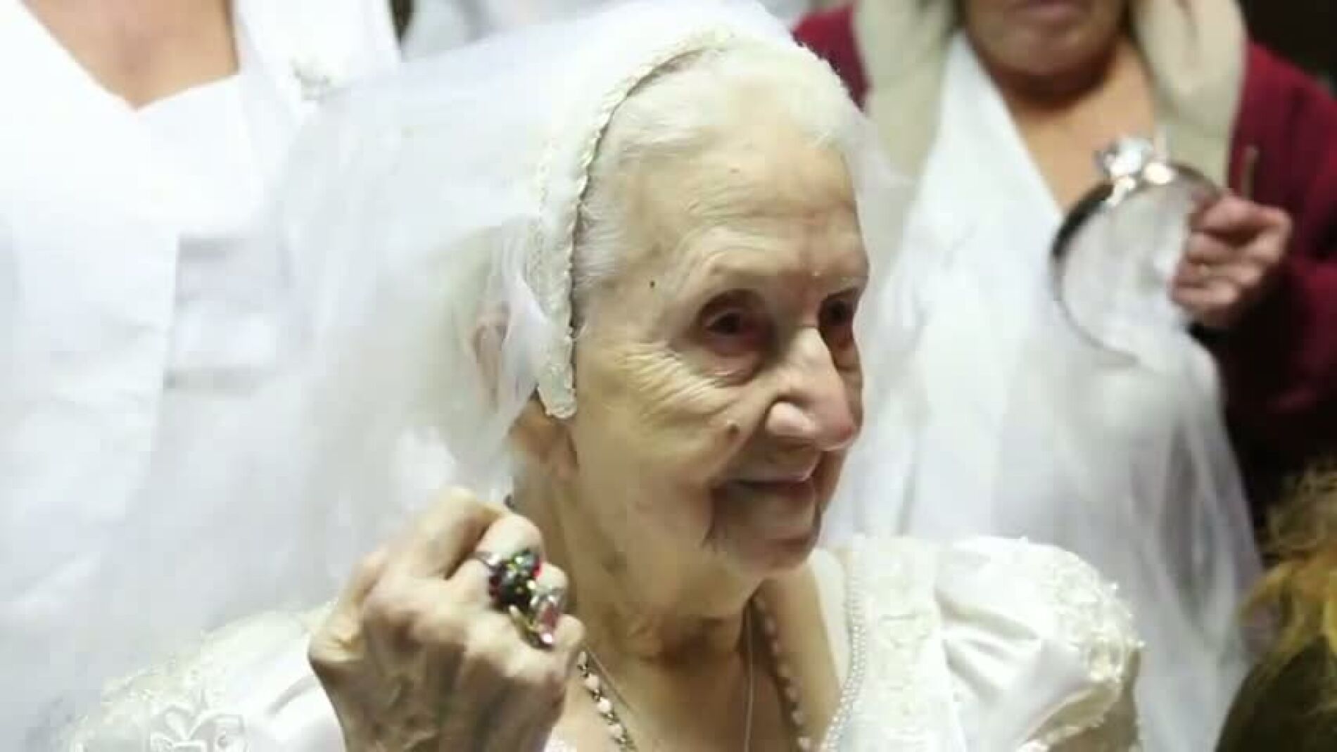 Anciana de 100 años se casa en el día de su cumpleaños