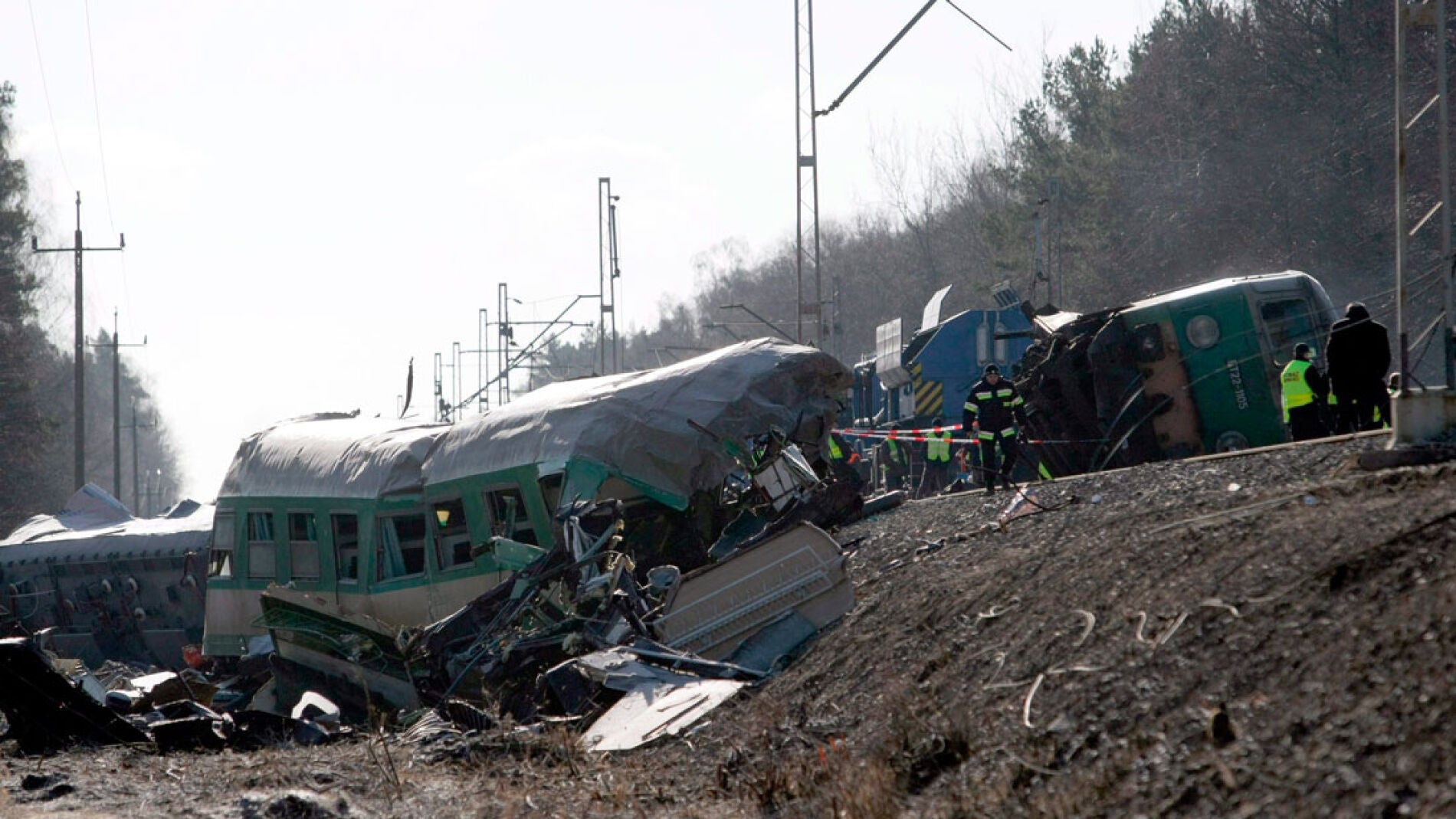 Un imagen de la colisi&oacute;n de los dos trenes en Polonia 