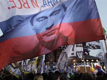 Vladimir Putin en la bandera rusa