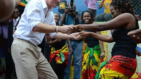 El príncipe Harry se divierte en Jamaica El príncipe Harry se divierte en Jamaica