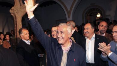 Arenas y Griñán comienzan la campaña con actos en Cádiz y Sevilla