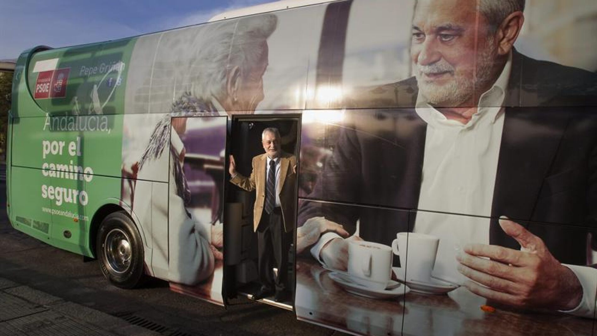 El secretario general del PSOE, José Antonio Griñán, en un acto de campaña.