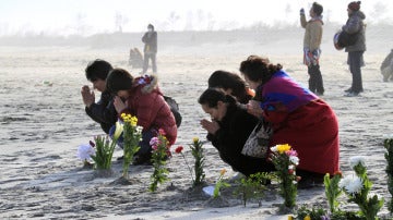 Los supervivientes recuerdan a sus familiares fallacidos