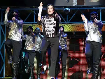 El 'Michael Jackson español' en su espectáculo El 'Michael Jackson español' en su espectáculo