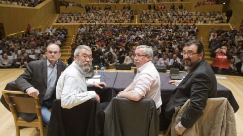 Los secretarios generales de CCOO, Ignacio Fern&aacute;ndez Toxo, y UGT, C&aacute;ndido M&eacute;ndez 