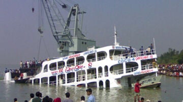 Un accidente de ferry al sur de Bangladesh