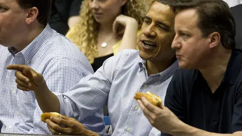 Obama y Cameron, en un partido de baloncesto Obama y Cameron, en un partido de baloncesto