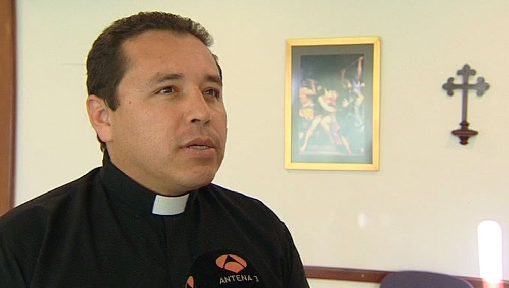 Fredi Arias, diácono de 39 años
