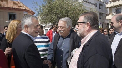 Griñán y Arenas se enfrentan por el futuro de la sanidad