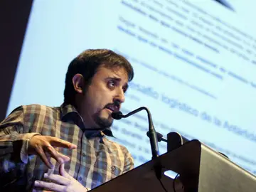 Antonio Martínez Ron, autor del blog "fogonazos.es" Antonio Martínez Ron, autor del blog "fogonazos.es"