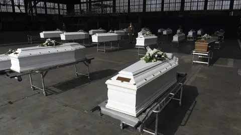 Los ataúdes de los fallecidos en el accidente de Sierre Los ataúdes de los fallecidos en el accidente de Sierre