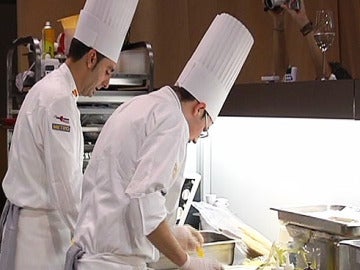 20 chefs compiten en Bruselas por entrar en el campeonato del mundo de cocina 