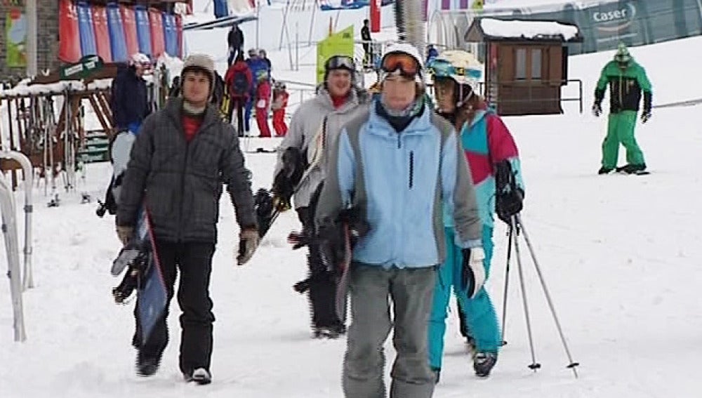 La cantidad y la calidad de la nieve mejora en las estaciones de esquí españolas