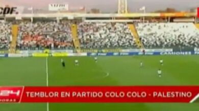 El árbitro no para un partido de fútbol en mitad del terremoto de Chile