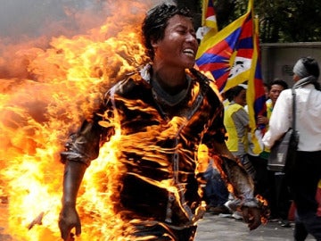 Activista tibetano se quema a lo bonzo
