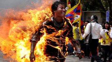 Activista tibetano se quema a lo bonzo
