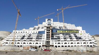El Supremo da vía libre para demoler el Algarrobico, según los ecologistas