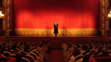 Imagen de archivo de un escenario teatral.