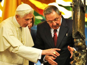 El Papa se reune con Raul Castro y pasa sus últimas horas en La Habana