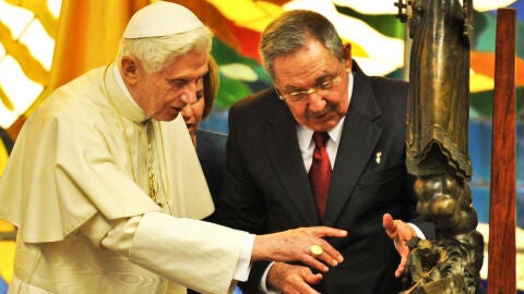 El Papa se reune con Raul Castro y pasa sus &uacute;ltimas horas en La Habana