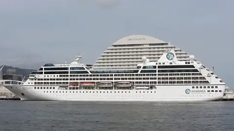 Un crucero con 590 turistas a la deriva Un crucero con 590 turistas a la deriva