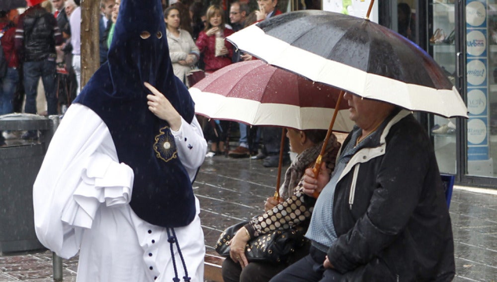 Semana Santa pasada por agua en Sevilla